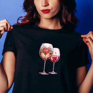 Kozarca vina s srcem, ženska črna majica