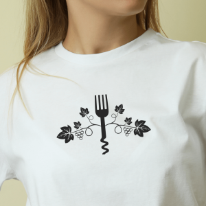 Vino in kulinarika, ženska bela majica